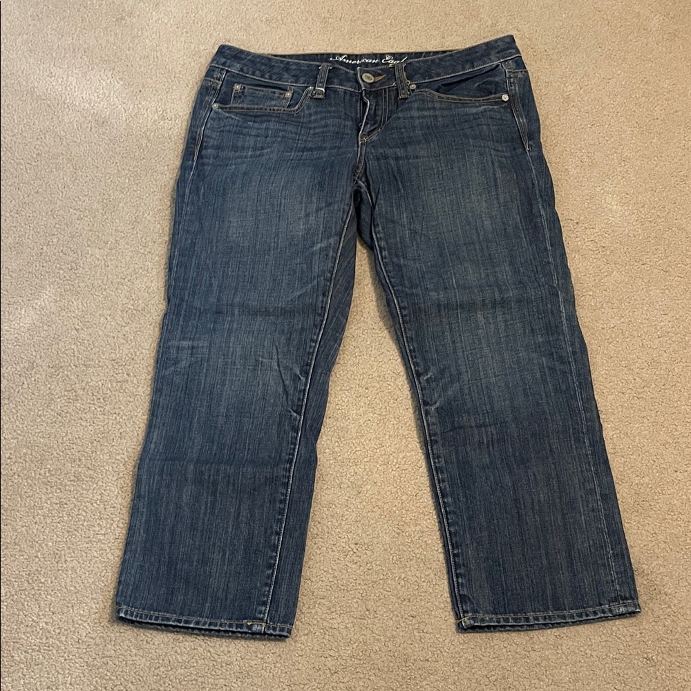 American Eagle Women's Blue Denim Cropped Jeans Size 8 Boy Fit (Like New)